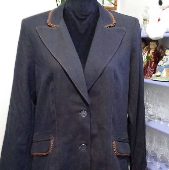 Studio Ease Jacket - Picture 1 of 8